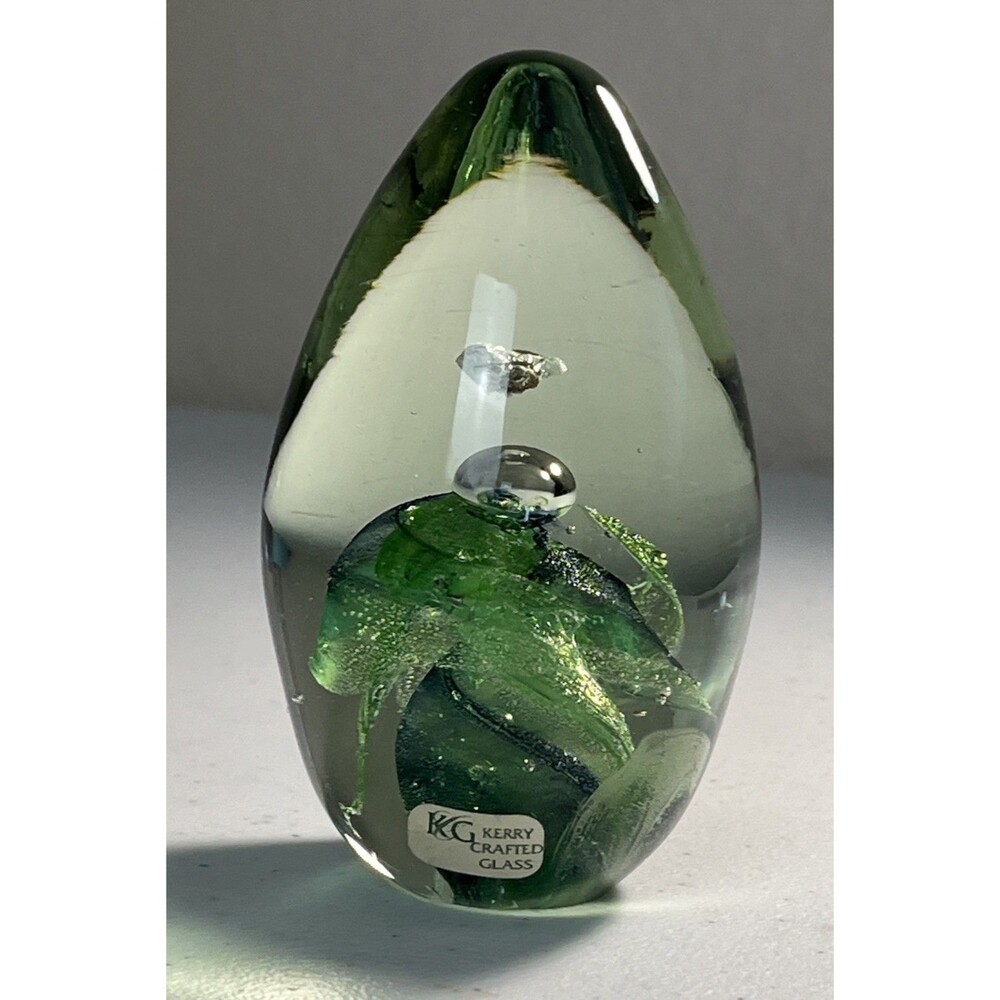 Kerry Crafted Glass Egg Shaped 4” x 2.5” Art Paperweight Ireland Green Swirl - Picture 3 of 9